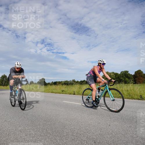31.08.2025 - Elbe Triathlon Hamburg Michael Burmester http://msf.ph/oto/8665773 31.08.2025 10:19:11 Radfahren 487, 713, 777, 803, 828, 856, 930 meine-sportfotos.de