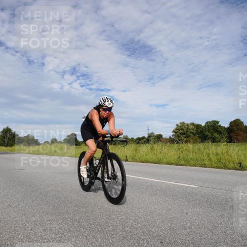 31.08.2025 - Elbe Triathlon Hamburg Michael Burmester http://msf.ph/oto/8665786 31.08.2025 10:19:18 Radfahren 803, 828, 930 meine-sportfotos.de