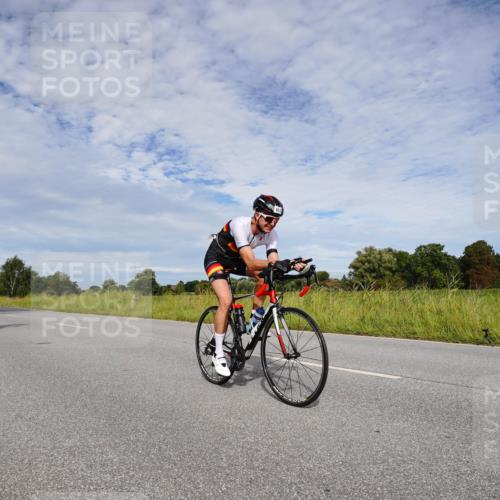 31.08.2025 - Elbe Triathlon Hamburg Michael Burmester http://msf.ph/oto/8665794 31.08.2025 10:19:31 Radfahren 657, 760, 808, 915, 932 meine-sportfotos.de