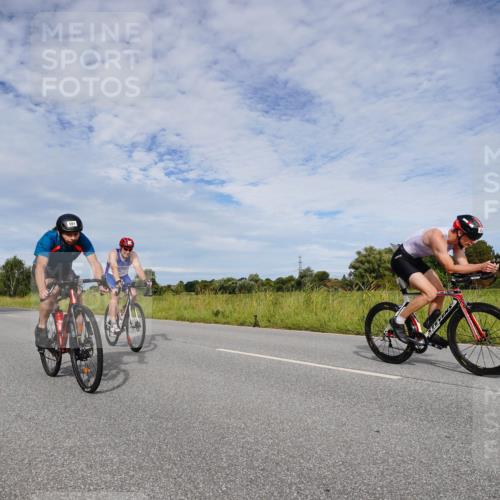 31.08.2025 - Elbe Triathlon Hamburg Michael Burmester http://msf.ph/oto/8665798 31.08.2025 10:19:37 Radfahren 466, 760, 794, 915, 932 meine-sportfotos.de