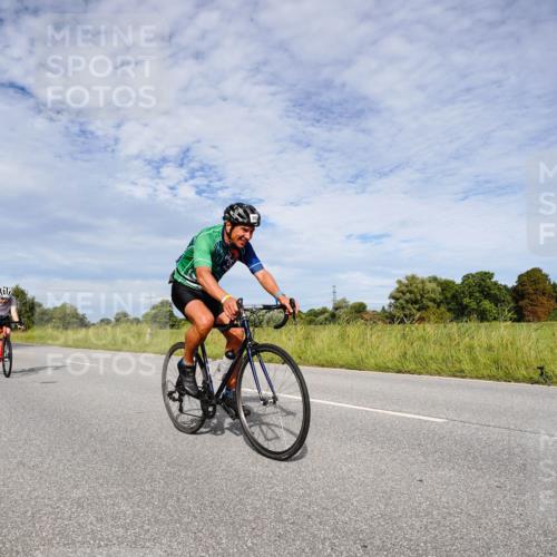 31.08.2025 - Elbe Triathlon Hamburg Michael Burmester http://msf.ph/oto/8665864 31.08.2025 10:20:54 Radfahren 419, 564, 880, 931, 1012 meine-sportfotos.de
