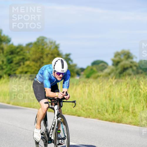 31.08.2025 - Elbe Triathlon Hamburg Michael Burmester http://msf.ph/oto/8665877 31.08.2025 09:32:49 Radfahren 709, 713 meine-sportfotos.de