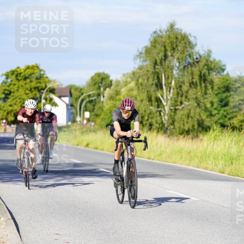 31.08.2025 - Elbe Triathlon Hamburg Michael Burmester http://msf.ph/oto/8665893 31.08.2025 09:33:01 Radfahren 184, 310, 381, 495, 502 meine-sportfotos.de