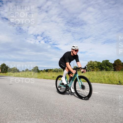 31.08.2025 - Elbe Triathlon Hamburg Michael Burmester http://msf.ph/oto/8665895 31.08.2025 10:21:35 Radfahren 736, 766, 907, 933, 957, 960, 986 meine-sportfotos.de