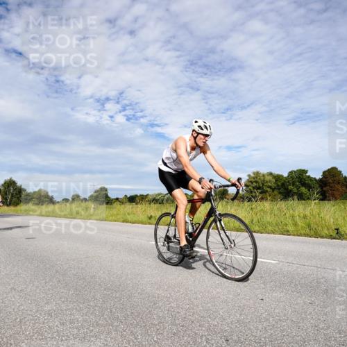 31.08.2025 - Elbe Triathlon Hamburg Michael Burmester http://msf.ph/oto/8665896 31.08.2025 10:21:36 Radfahren 736, 766, 788, 907, 933, 957, 960, 986 meine-sportfotos.de