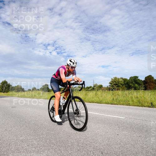 31.08.2025 - Elbe Triathlon Hamburg Michael Burmester http://msf.ph/oto/8665911 31.08.2025 10:21:43 Radfahren 736, 764, 766, 788, 895, 900, 907, 933 meine-sportfotos.de