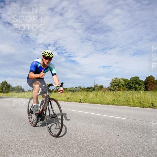 31.08.2025 - Elbe Triathlon Hamburg Michael Burmester http://msf.ph/oto/8665920 31.08.2025 10:21:52 Radfahren 654, 769, 810, 844, 849, 953, 1001, 1024 meine-sportfotos.de