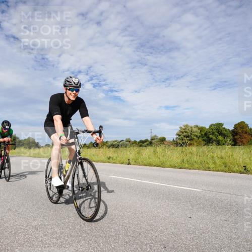 31.08.2025 - Elbe Triathlon Hamburg Michael Burmester http://msf.ph/oto/8665922 31.08.2025 10:21:54 Radfahren 654, 769, 796, 810, 814, 844, 849, 953, 1001, 1024, 1030 meine-sportfotos.de