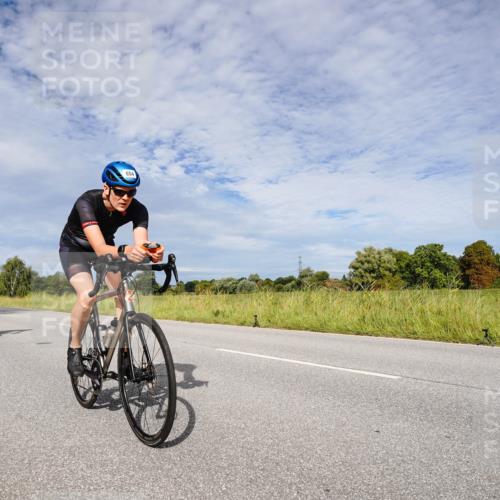 31.08.2025 - Elbe Triathlon Hamburg Michael Burmester http://msf.ph/oto/8665929 31.08.2025 10:21:56 Radfahren 654, 769, 796, 810, 814, 844, 849, 953, 1024, 1030, 1101 meine-sportfotos.de