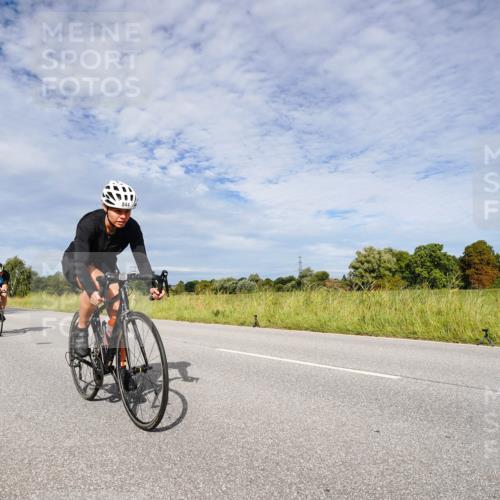 31.08.2025 - Elbe Triathlon Hamburg Michael Burmester http://msf.ph/oto/8665931 31.08.2025 10:21:57 Radfahren 654, 769, 796, 810, 814, 842, 844, 849, 953, 1024, 1030, 1101 meine-sportfotos.de