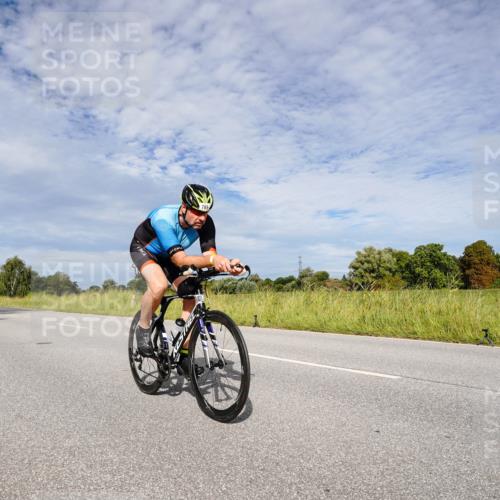 31.08.2025 - Elbe Triathlon Hamburg Michael Burmester http://msf.ph/oto/8665935 31.08.2025 10:21:58 Radfahren 654, 769, 796, 810, 814, 842, 844, 953, 1030, 1042, 1101 meine-sportfotos.de