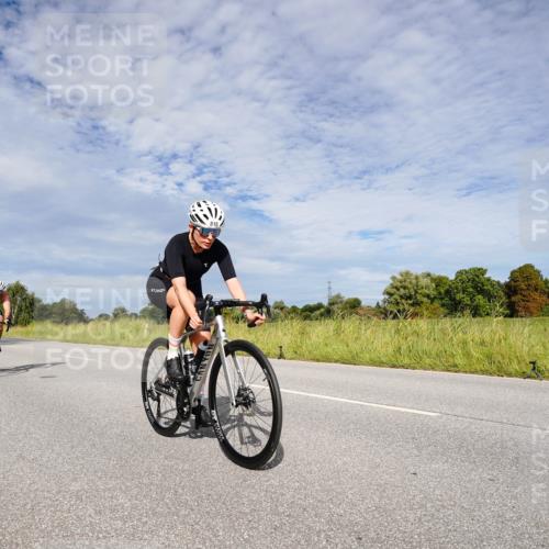 31.08.2025 - Elbe Triathlon Hamburg Michael Burmester http://msf.ph/oto/8665937 31.08.2025 10:22:00 Radfahren 769, 796, 810, 814, 842, 844, 1030, 1042, 1101 meine-sportfotos.de