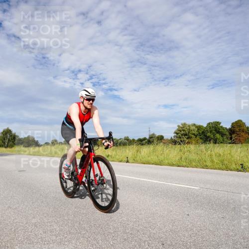 31.08.2025 - Elbe Triathlon Hamburg Michael Burmester http://msf.ph/oto/8665951 31.08.2025 10:22:06 Radfahren 413, 783, 842, 1042, 1081, 1101 meine-sportfotos.de