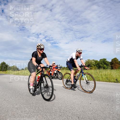 31.08.2025 - Elbe Triathlon Hamburg Michael Burmester http://msf.ph/oto/8665998 31.08.2025 10:22:51 Radfahren 805, 871, 878, 942, 963, 1007, 1048, 1067 meine-sportfotos.de