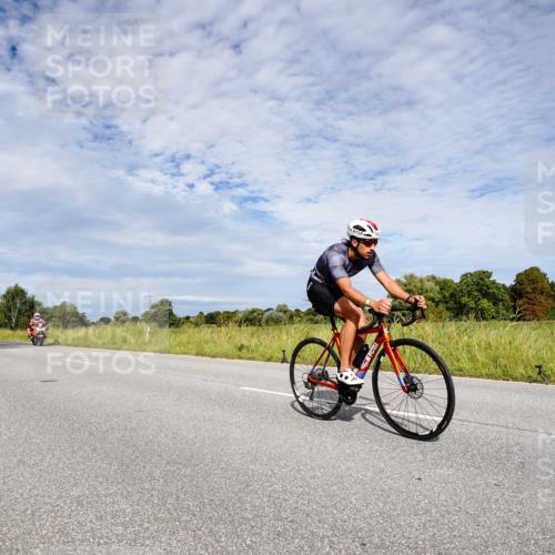 31.08.2025 - Elbe Triathlon Hamburg Michael Burmester http://msf.ph/oto/8666003 31.08.2025 10:22:54 Radfahren 698, 747, 792, 805, 871, 878, 942, 963, 971, 978, 1007, 1048, 1063, 1067 meine-sportfotos.de