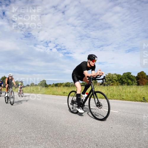 31.08.2025 - Elbe Triathlon Hamburg Michael Burmester http://msf.ph/oto/8666008 31.08.2025 10:22:57 Radfahren 698, 747, 762, 792, 805, 871, 942, 963, 971, 978, 1063, 1067, 1106 meine-sportfotos.de