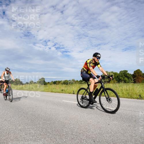 31.08.2025 - Elbe Triathlon Hamburg Michael Burmester http://msf.ph/oto/8666023 31.08.2025 10:23:01 Radfahren 698, 747, 762, 792, 942, 971, 978, 981, 995, 996, 1063, 1067, 1106 meine-sportfotos.de