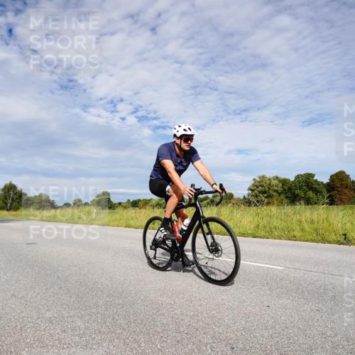 31.08.2025 - Elbe Triathlon Hamburg Michael Burmester http://msf.ph/oto/8666031 31.08.2025 10:23:05 Radfahren 762, 981, 995, 996, 1049, 1077, 1106 meine-sportfotos.de