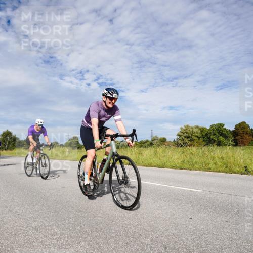 31.08.2025 - Elbe Triathlon Hamburg Michael Burmester http://msf.ph/oto/8666041 31.08.2025 10:23:16 Radfahren 922, 965, 989, 1016, 1056, 1086, 1107 meine-sportfotos.de