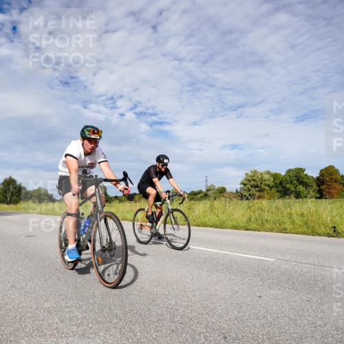 31.08.2025 - Elbe Triathlon Hamburg Michael Burmester http://msf.ph/oto/8666065 31.08.2025 10:23:32 Radfahren 399, 1037, 1093 meine-sportfotos.de