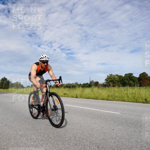31.08.2025 - Elbe Triathlon Hamburg Michael Burmester http://msf.ph/oto/8666107 31.08.2025 10:24:12 Radfahren 962, 975, 997, 1018, 1076 meine-sportfotos.de