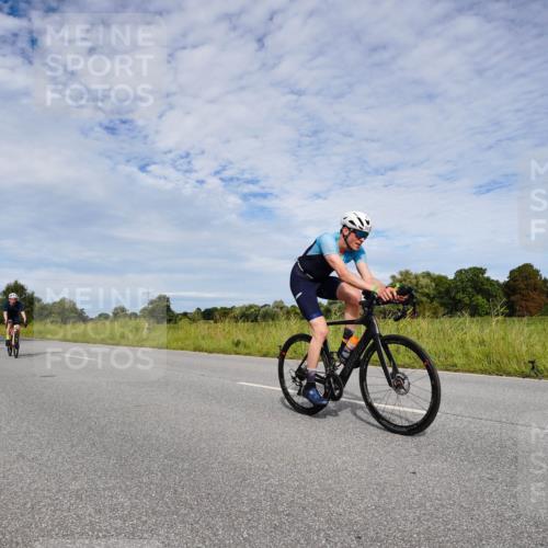 31.08.2025 - Elbe Triathlon Hamburg Michael Burmester http://msf.ph/oto/8666110 31.08.2025 10:24:15 Radfahren 975, 997, 1018, 1047, 1076 meine-sportfotos.de