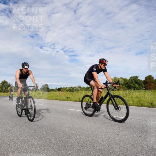31.08.2025 - Elbe Triathlon Hamburg Michael Burmester http://msf.ph/oto/8666119 31.08.2025 10:24:25 Radfahren 703, 847, 943, 970, 972, 1028, 1074, 1083, 1099 meine-sportfotos.de