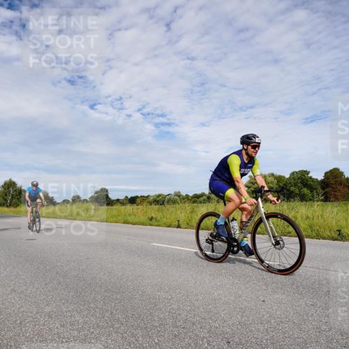 31.08.2025 - Elbe Triathlon Hamburg Michael Burmester http://msf.ph/oto/8666121 31.08.2025 10:24:26 Radfahren 703, 847, 943, 970, 972, 1028, 1074, 1083, 1099 meine-sportfotos.de