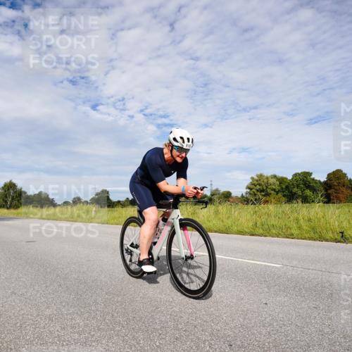 31.08.2025 - Elbe Triathlon Hamburg Michael Burmester http://msf.ph/oto/8666135 31.08.2025 10:24:36 Radfahren 594, 910, 979, 1075, 1080, 1092 meine-sportfotos.de