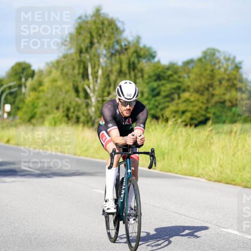 31.08.2025 - Elbe Triathlon Hamburg Michael Burmester http://msf.ph/oto/8666142 31.08.2025 09:34:20 Radfahren 297, 342, 612 meine-sportfotos.de