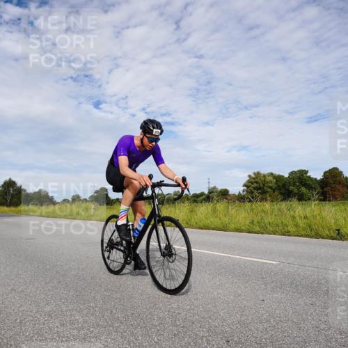 31.08.2025 - Elbe Triathlon Hamburg Michael Burmester http://msf.ph/oto/8666175 31.08.2025 10:25:11 Radfahren 782, 929, 955, 958, 1003, 1039, 1094, 1096 meine-sportfotos.de
