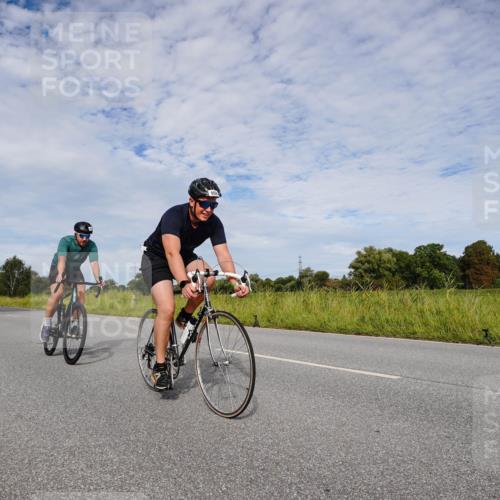 31.08.2025 - Elbe Triathlon Hamburg Michael Burmester http://msf.ph/oto/8666177 31.08.2025 10:25:13 Radfahren 829, 929, 955, 958, 966, 1003, 1039, 1094, 1096 meine-sportfotos.de