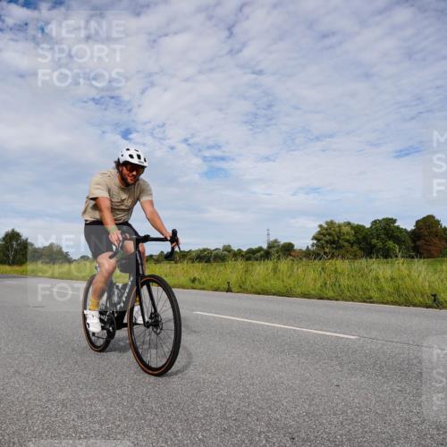 31.08.2025 - Elbe Triathlon Hamburg Michael Burmester http://msf.ph/oto/8666189 31.08.2025 10:25:19 Radfahren 829, 935, 955, 966, 1008, 1021, 1094, 1096 meine-sportfotos.de
