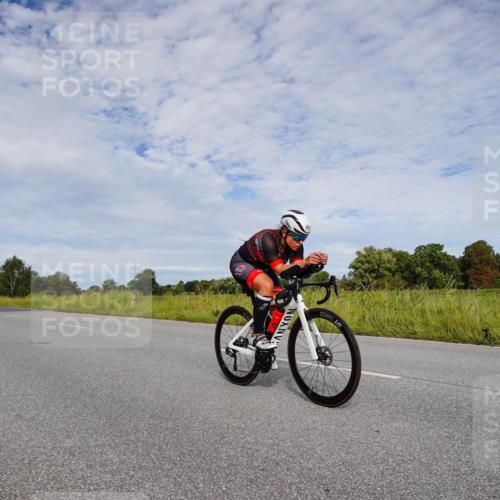 31.08.2025 - Elbe Triathlon Hamburg Michael Burmester http://msf.ph/oto/8666191 31.08.2025 10:25:21 Radfahren 829, 935, 966, 1008, 1021 meine-sportfotos.de