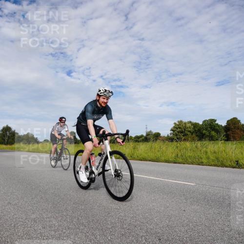 31.08.2025 - Elbe Triathlon Hamburg Michael Burmester http://msf.ph/oto/8666194 31.08.2025 10:25:24 Radfahren 935, 1008, 1021 meine-sportfotos.de