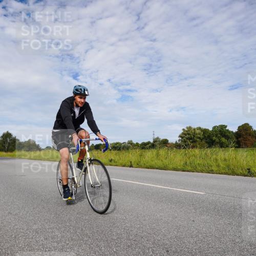 31.08.2025 - Elbe Triathlon Hamburg Michael Burmester http://msf.ph/oto/8666223 31.08.2025 10:25:59 Radfahren 503, 806, 890, 1020, 1055, 1082 meine-sportfotos.de