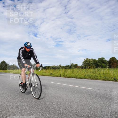 31.08.2025 - Elbe Triathlon Hamburg Michael Burmester http://msf.ph/oto/8666239 31.08.2025 10:26:23 Radfahren 905, 936, 951, 1103, 1108, 1149 meine-sportfotos.de