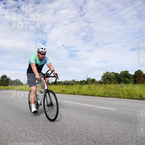 31.08.2025 - Elbe Triathlon Hamburg Michael Burmester http://msf.ph/oto/8666250 31.08.2025 10:26:29 Radfahren 905, 934, 951, 980, 1103, 1149 meine-sportfotos.de
