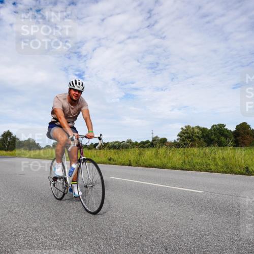 31.08.2025 - Elbe Triathlon Hamburg Michael Burmester http://msf.ph/oto/8666283 31.08.2025 10:27:16 Radfahren 882, 1013, 1027, 1105, 1129 meine-sportfotos.de