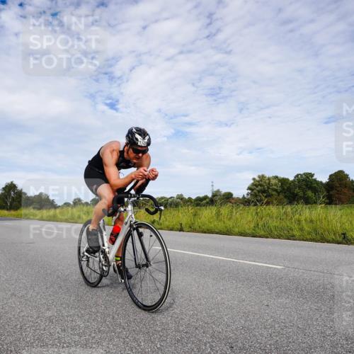 31.08.2025 - Elbe Triathlon Hamburg Michael Burmester http://msf.ph/oto/8666290 31.08.2025 10:27:21 Radfahren 1105, 1129 meine-sportfotos.de
