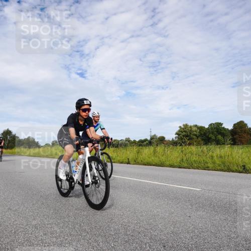 31.08.2025 - Elbe Triathlon Hamburg Michael Burmester http://msf.ph/oto/8666306 31.08.2025 10:27:50 Radfahren 401, 779, 1057, 1098, 1148 meine-sportfotos.de
