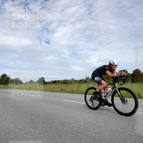 31.08.2025 - Elbe Triathlon Hamburg Michael Burmester http://msf.ph/oto/8666328 31.08.2025 10:28:16 Radfahren 799, 813, 817, 866 meine-sportfotos.de