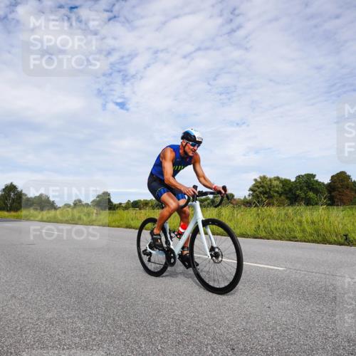 31.08.2025 - Elbe Triathlon Hamburg Michael Burmester http://msf.ph/oto/8666358 31.08.2025 10:28:49 Radfahren 833, 852, 884, 1160, 1219 meine-sportfotos.de