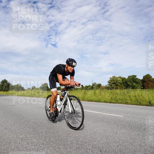 31.08.2025 - Elbe Triathlon Hamburg Michael Burmester http://msf.ph/oto/8666380 31.08.2025 10:29:26 Radfahren 667, 711, 1183 meine-sportfotos.de