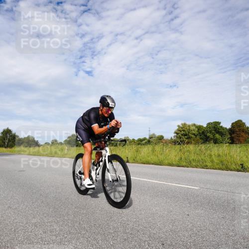 31.08.2025 - Elbe Triathlon Hamburg Michael Burmester http://msf.ph/oto/8666387 31.08.2025 10:29:46 Radfahren 775, 894, 916, 1017 meine-sportfotos.de