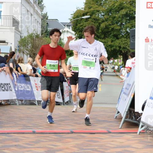 31.08.2025 - 21. Blankeneser Heldenlauf Strokosch-Dieckow http://msf.ph/oto/8666401 31.08.2025 10:58:35 Ziel 3064, 3651, 3457 meine-sportfotos.de