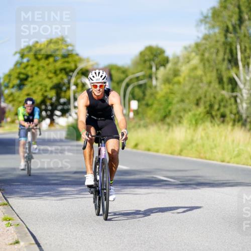 31.08.2025 - Elbe Triathlon Hamburg Michael Burmester http://msf.ph/oto/8666445 31.08.2025 09:36:37 Radfahren 397, 735 meine-sportfotos.de