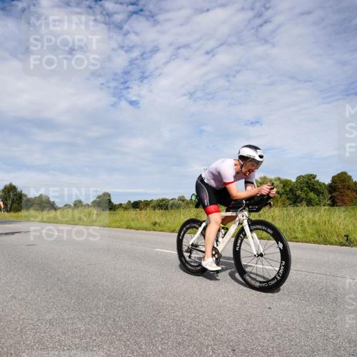 31.08.2025 - Elbe Triathlon Hamburg Michael Burmester http://msf.ph/oto/8666448 31.08.2025 10:30:45 Radfahren 593, 800, 835, 1121, 1164 meine-sportfotos.de