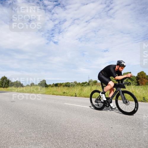 31.08.2025 - Elbe Triathlon Hamburg Michael Burmester http://msf.ph/oto/8666458 31.08.2025 10:30:52 Radfahren 593, 864, 956, 1164 meine-sportfotos.de