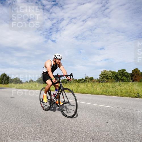 31.08.2025 - Elbe Triathlon Hamburg Michael Burmester http://msf.ph/oto/8666460 31.08.2025 10:30:55 Radfahren 864, 956, 1164 meine-sportfotos.de